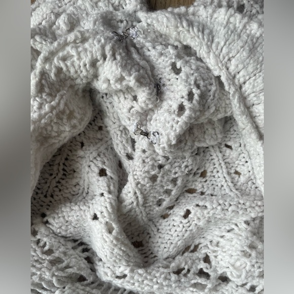 Free People Avery Cardi White Knit Ruffle Trim Open Front Cropped Sweater S boho - Picture 4 of 7